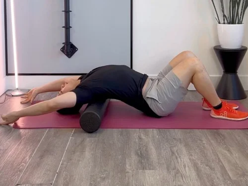 What Stretches Help Mid-Back Stiffness During Arizona’s Active Winter Season?
